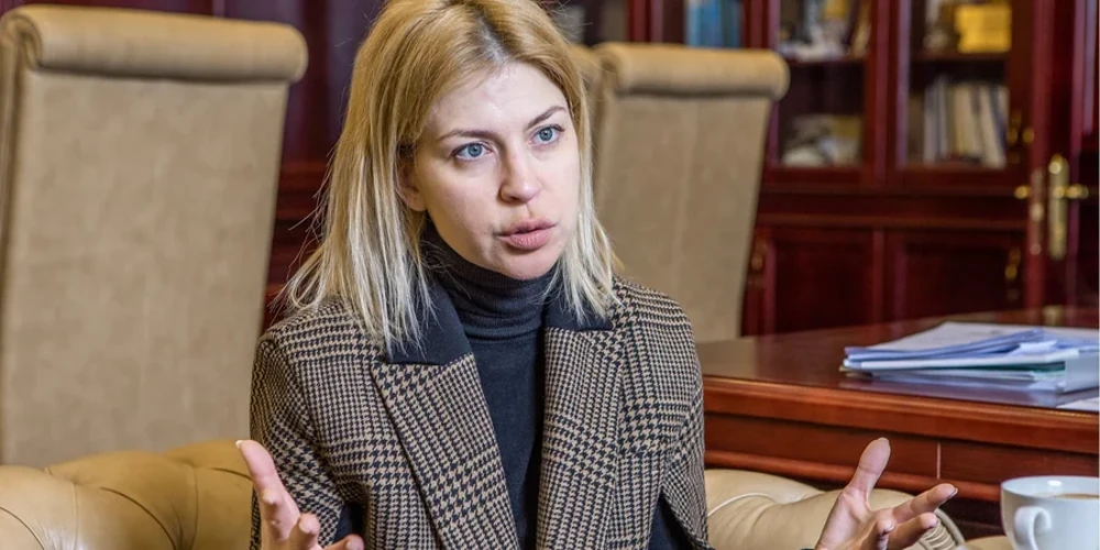 Сторінка указу Президента №696/2026 про звільнення Ольги Стефанішиної з посади посла