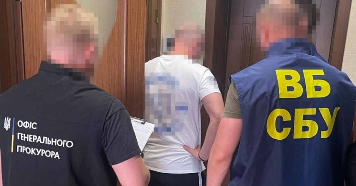 Обшуки в кабінеті посадовця та вилучені гроші під час спецоперації СБУ і ОГП у Хмельницькій області