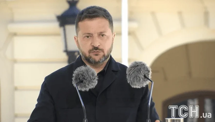 Президент України Володимир Зеленський під час спільної пресконференції з президентом Естонії Аларом Карісом