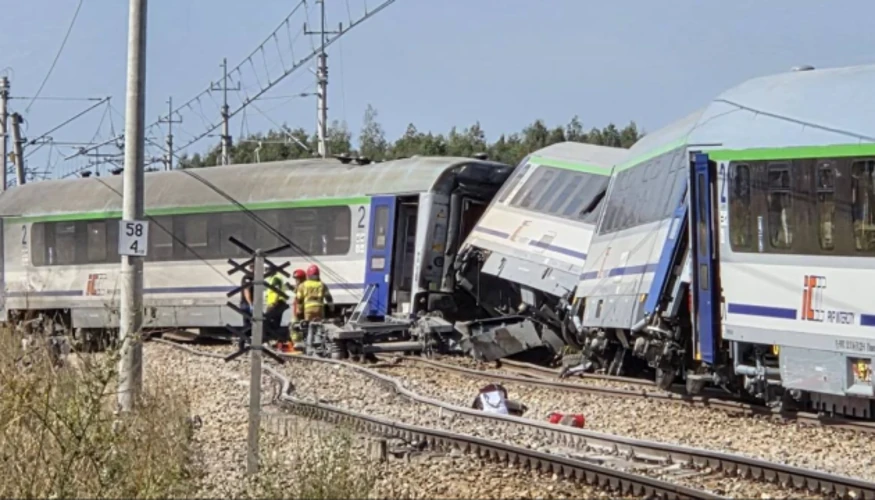 У Польщі потяг PKP Intercity зіткнувся з вантажівкою: є загиблий і постраждалі