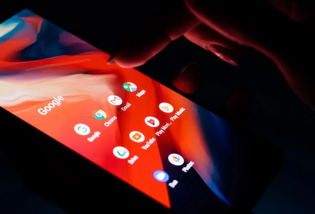 Google за замовчуванням прив’язує номер телефону до всіх акаунтів на Android